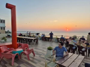 donde comer en negombo rooftop sundown