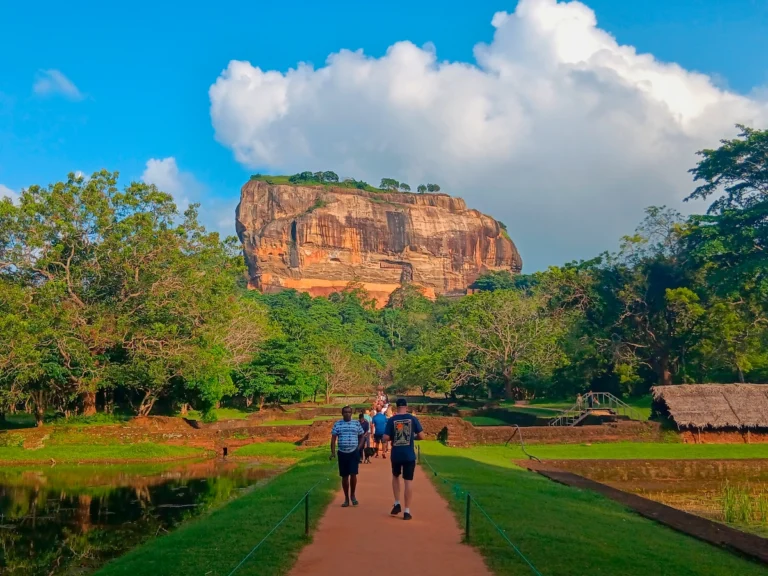 vista de lion rock sri lanka