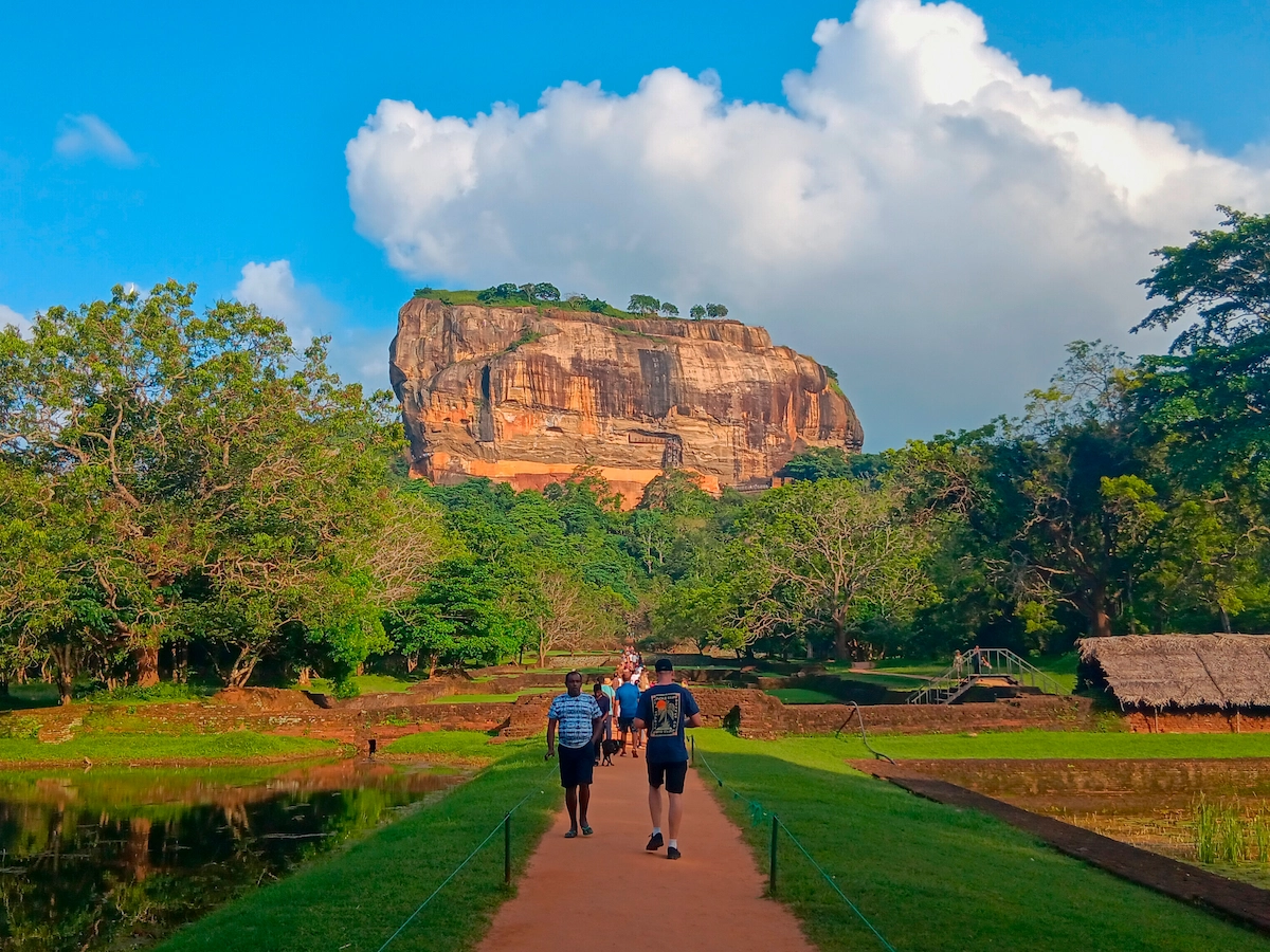 vista de lion rock sri lanka