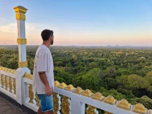 que ver en dambulla paisaje desde del templo ederagala y yo